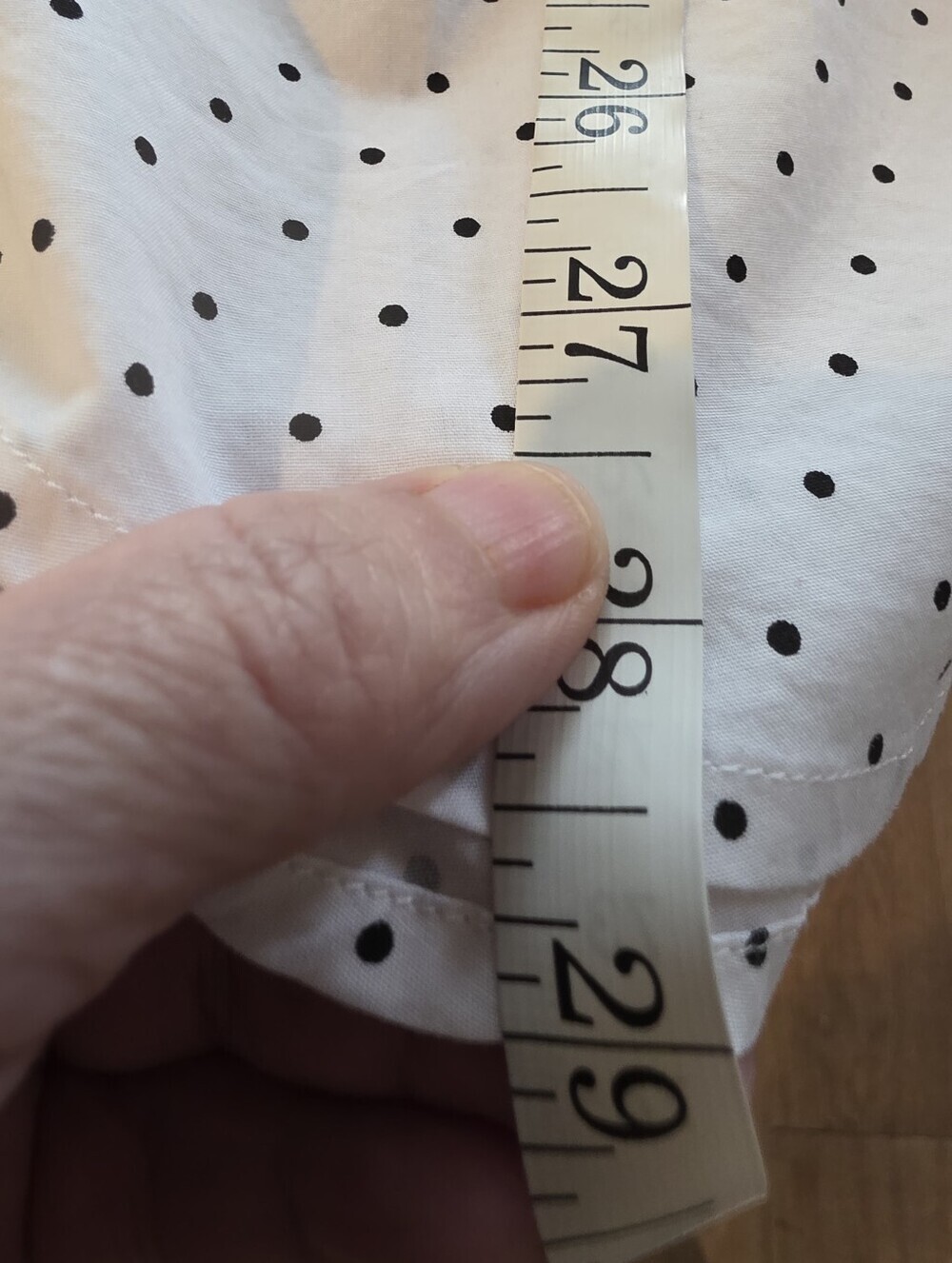 Amazon Essentials Women's White Button-Down Shirt W/Black Polka Dots Size Large - Picture 7 of 8